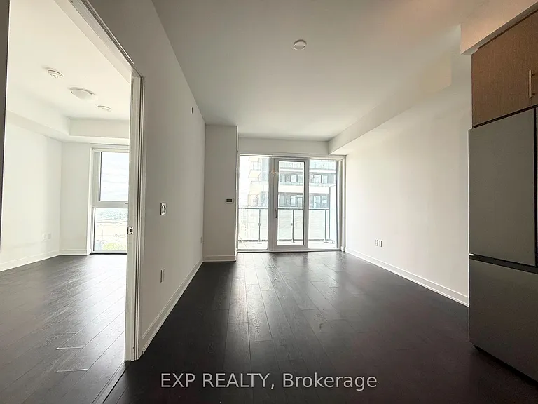 105 Oneida Cres #902 — Photo 8