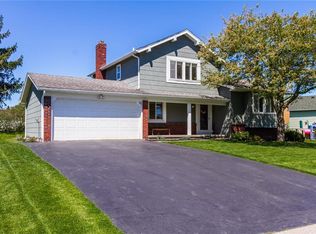 10 Woodshire Ln, Rochester, NY 14606