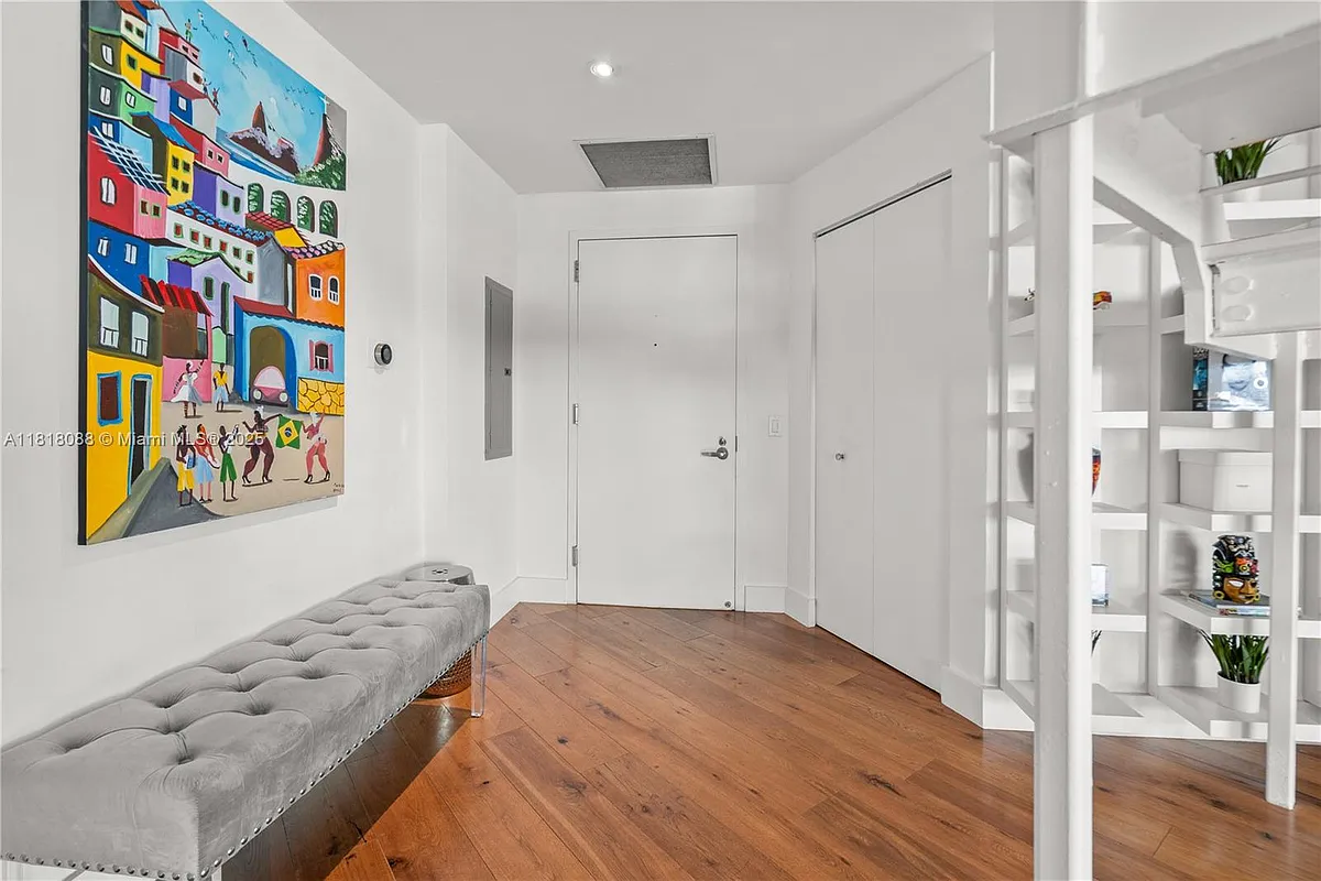 Building Photo - 60 SW 13th St #4616