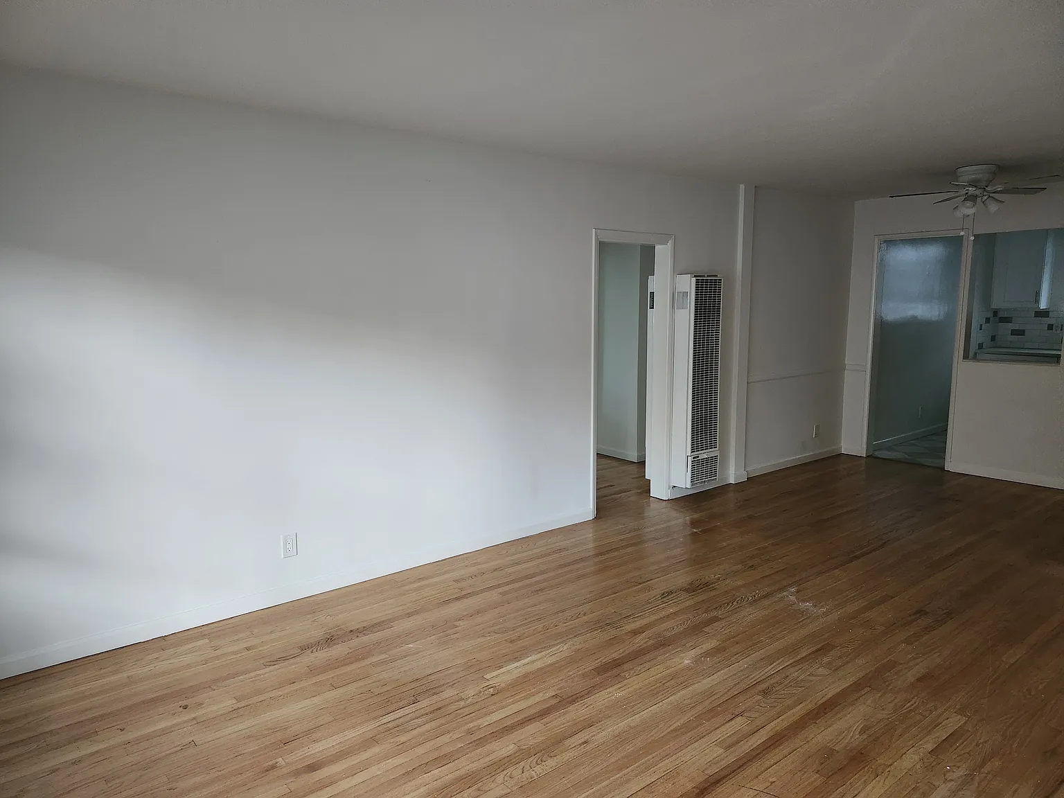 2 bed, 1000 sqft, $2,795 — Photo 2