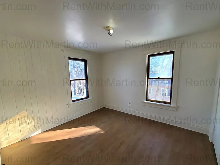 824 Logan Ave — Photo 17