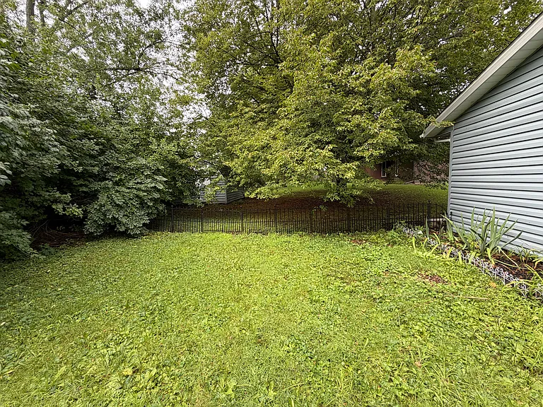 4101 W Coventry Dr — Photo 32