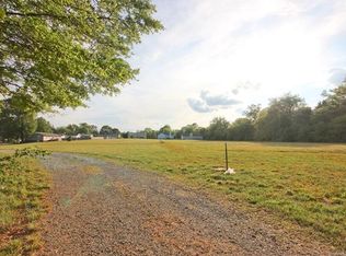 5044 Double Lakes Dr, Charlotte, NC 28212