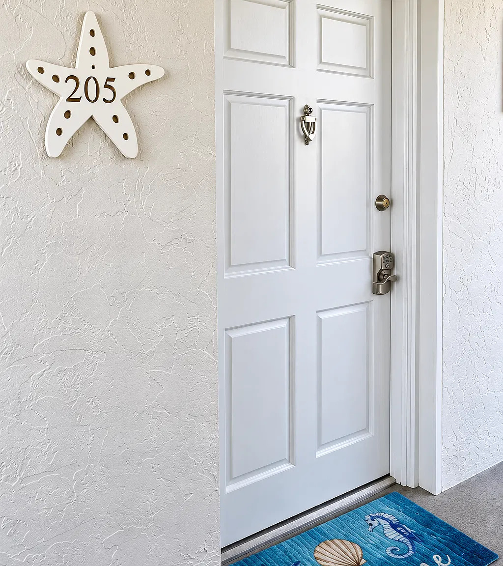 3 bed, 1000 sqft, $3,100 — Photo 3