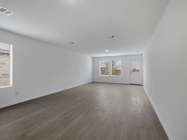 2141 Jesse James Ln — Photo 10