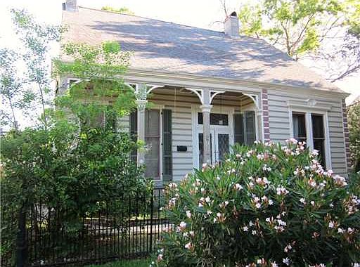 1st image of 2725 Desoto St