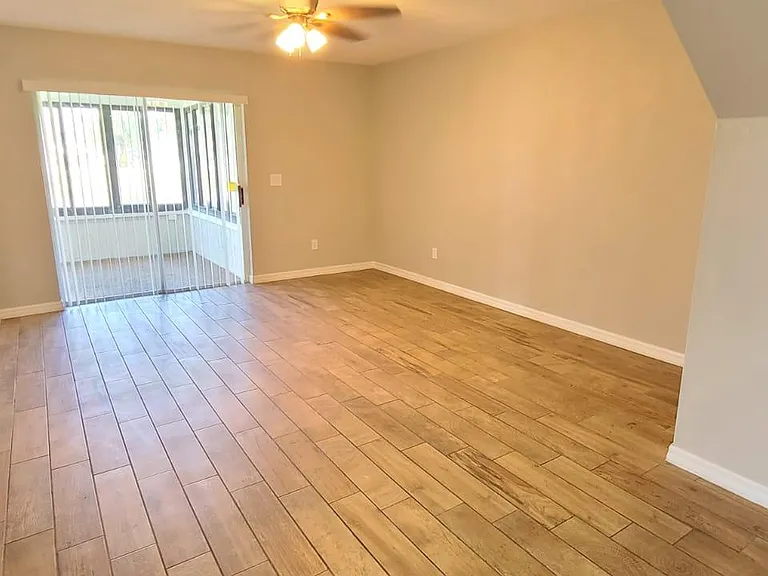 816 Brimfield Ct — Photo 13