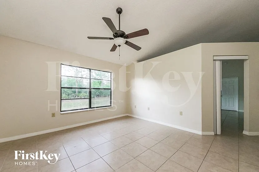 3 bed, 2.0 bath, 1472 sqft, $1,925 — Photo 3