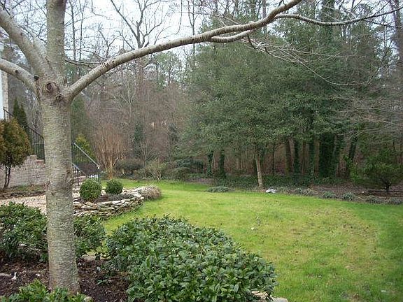 5th image of 806 Paddington Dr