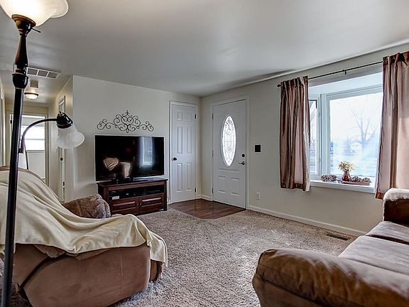 2nd image of 493 Caldwell Cir
