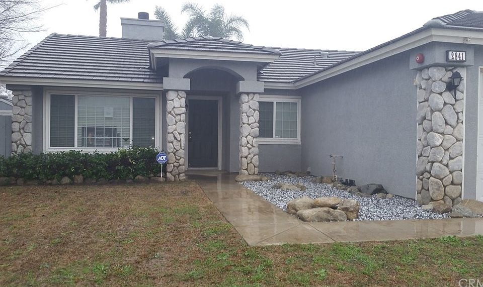 2nd image of 2841 W La Morada Dr