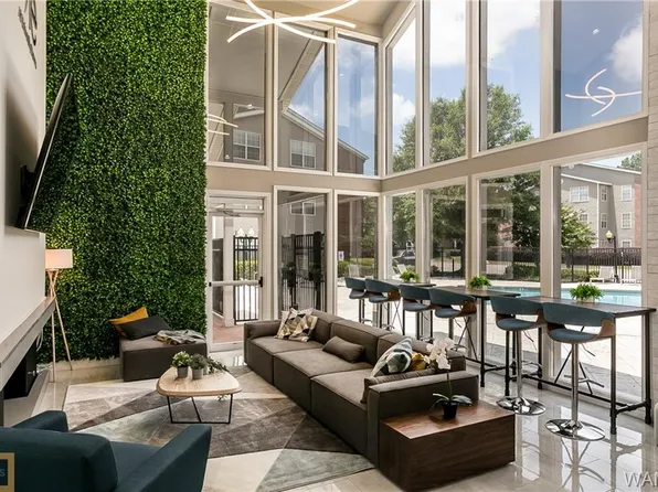 120 15th St E APT 220, Tuscaloosa, AL 35401