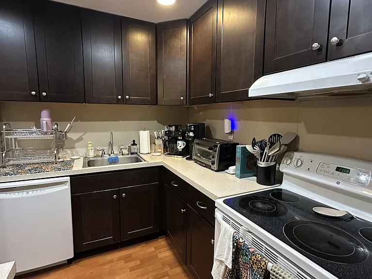 7 Rockford Rd #J5J5 — Photo 6