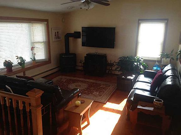 2nd image of 4 Clear Meadow Dr