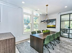 1401 West Paces