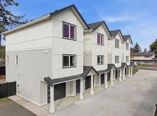 621 Broadway St #1, Saanich, BC
