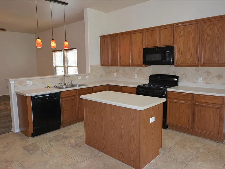 1303 Horseshoe Ranch Dr — Photo 8