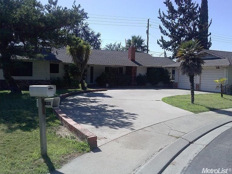 2nd image of 101 Fairoaks Dr