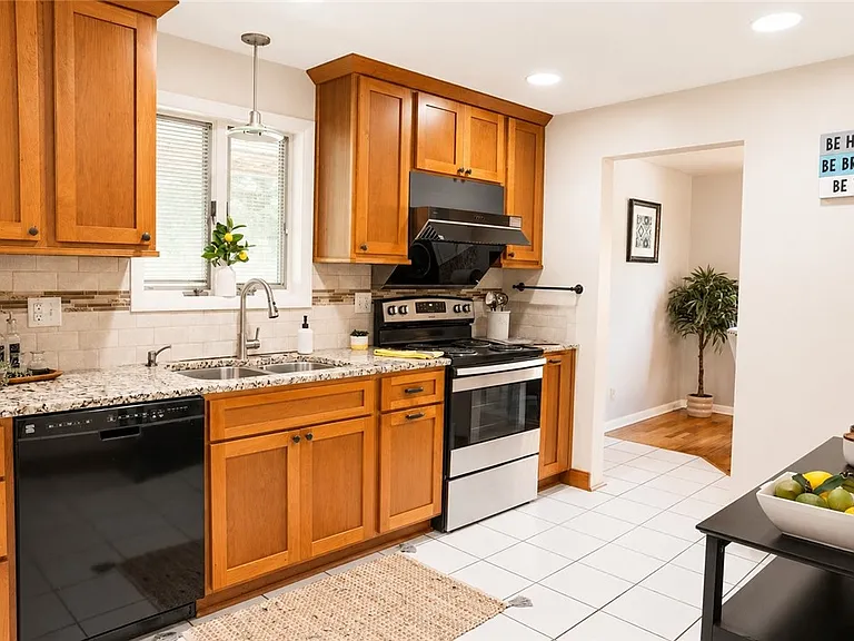 421 Clair Dr — Photo 15
