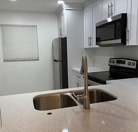 4th image of 1830 SW 81st Ave APT 4111