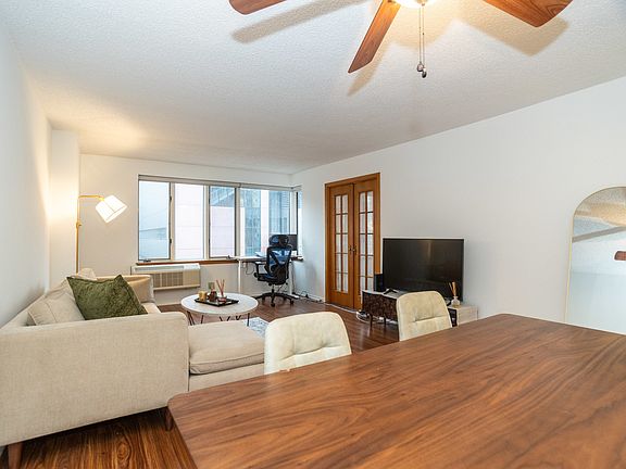 5th image of 801 S Plymouth Ct APT 813