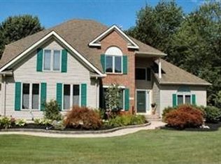 6948 Fairacres Rd, North Ridgeville, OH 44039