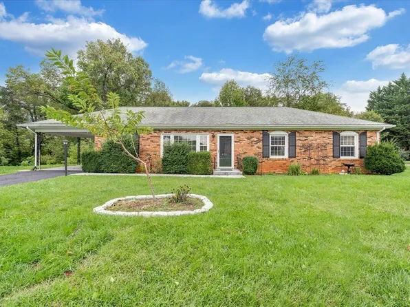 4202 Woodridge Dr, Roanoke, VA 24018