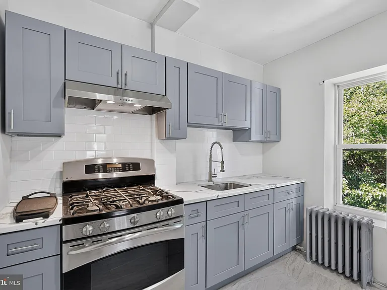 45 E Pastorius St #B — Photo 3