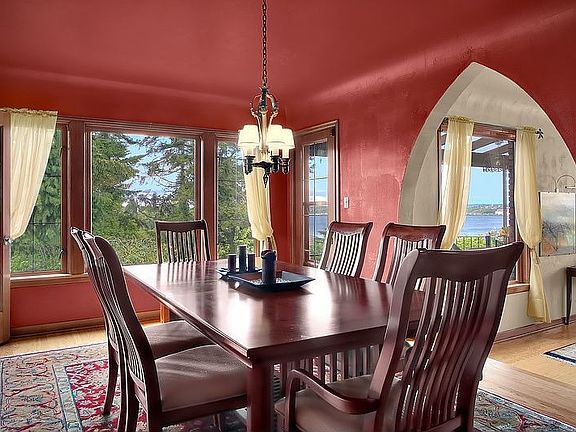 Dining room off kitchen and living room