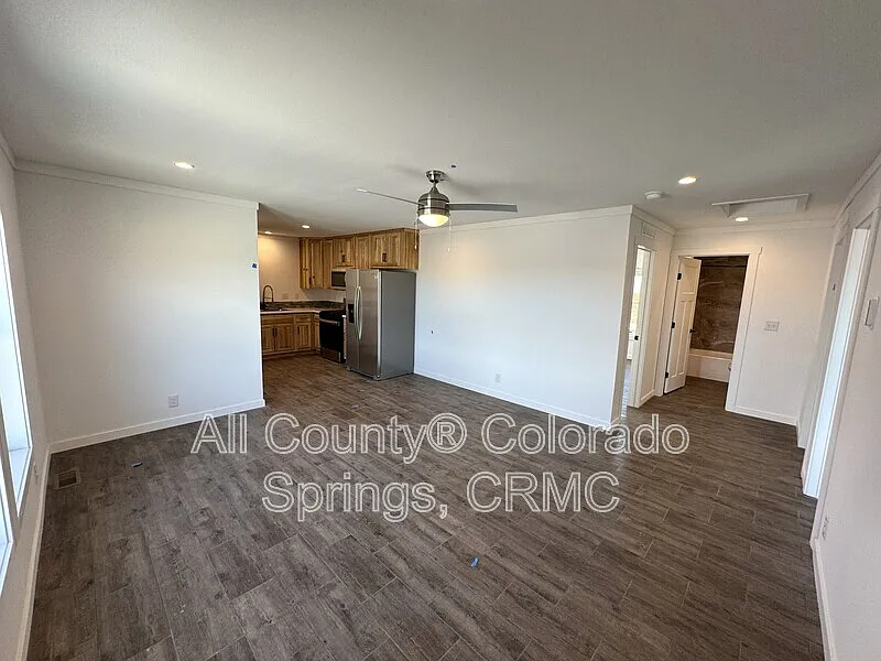 3 bed, 2.0 bath, 1100 sqft, $1,950 — Photo 3