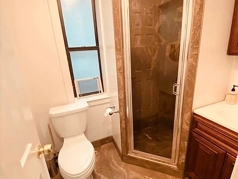 215 E 76th St #2A — Photo 4