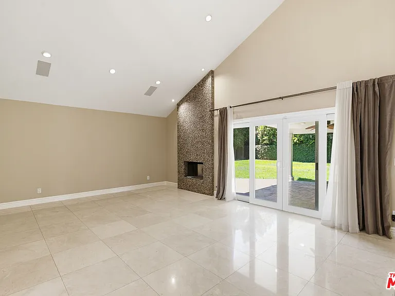 8739 McLennan Ave — Photo 10