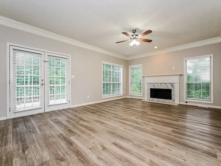 135 Stratmore Pl — Photo 9