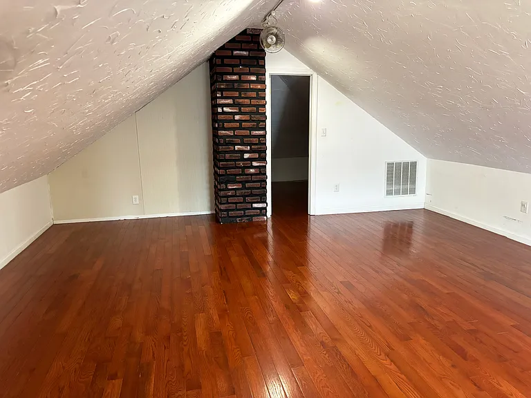 30 Early Ave #2 — Photo 15