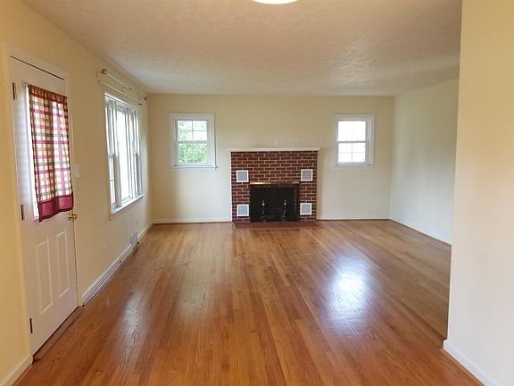 3rd image of 115 Woodlawn Ave Lot 10