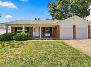 807 Nykiel Ct, Ballwin, MO 63011