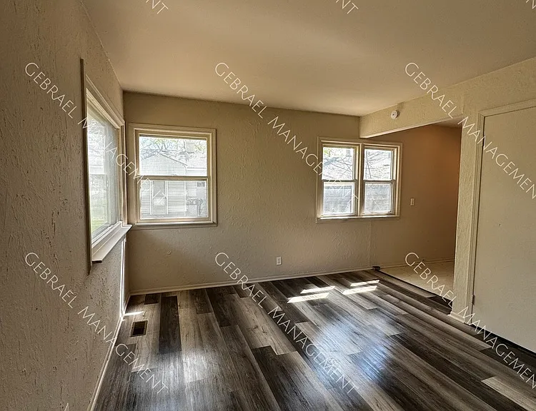 3026 Montana Ave — Photo 8