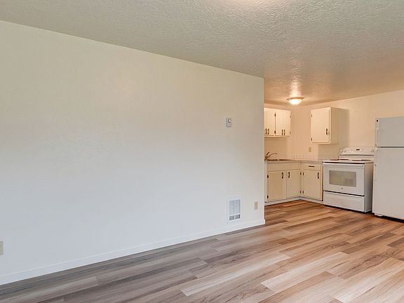 3rd image of 106 S Main St #T2