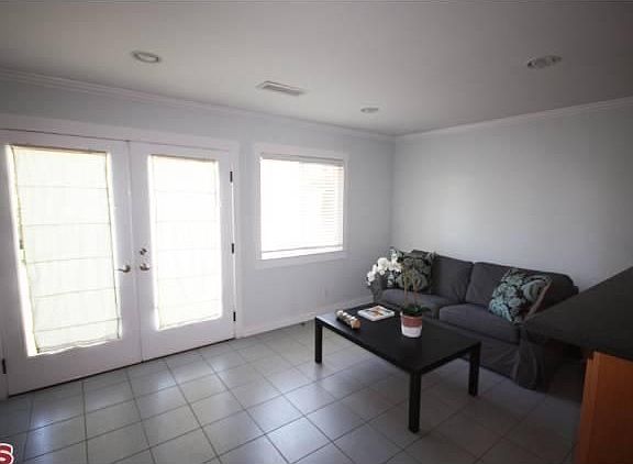 5th image of 2706 Glendon Ave