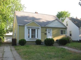 33943 Glover St, Wayne, MI 48184