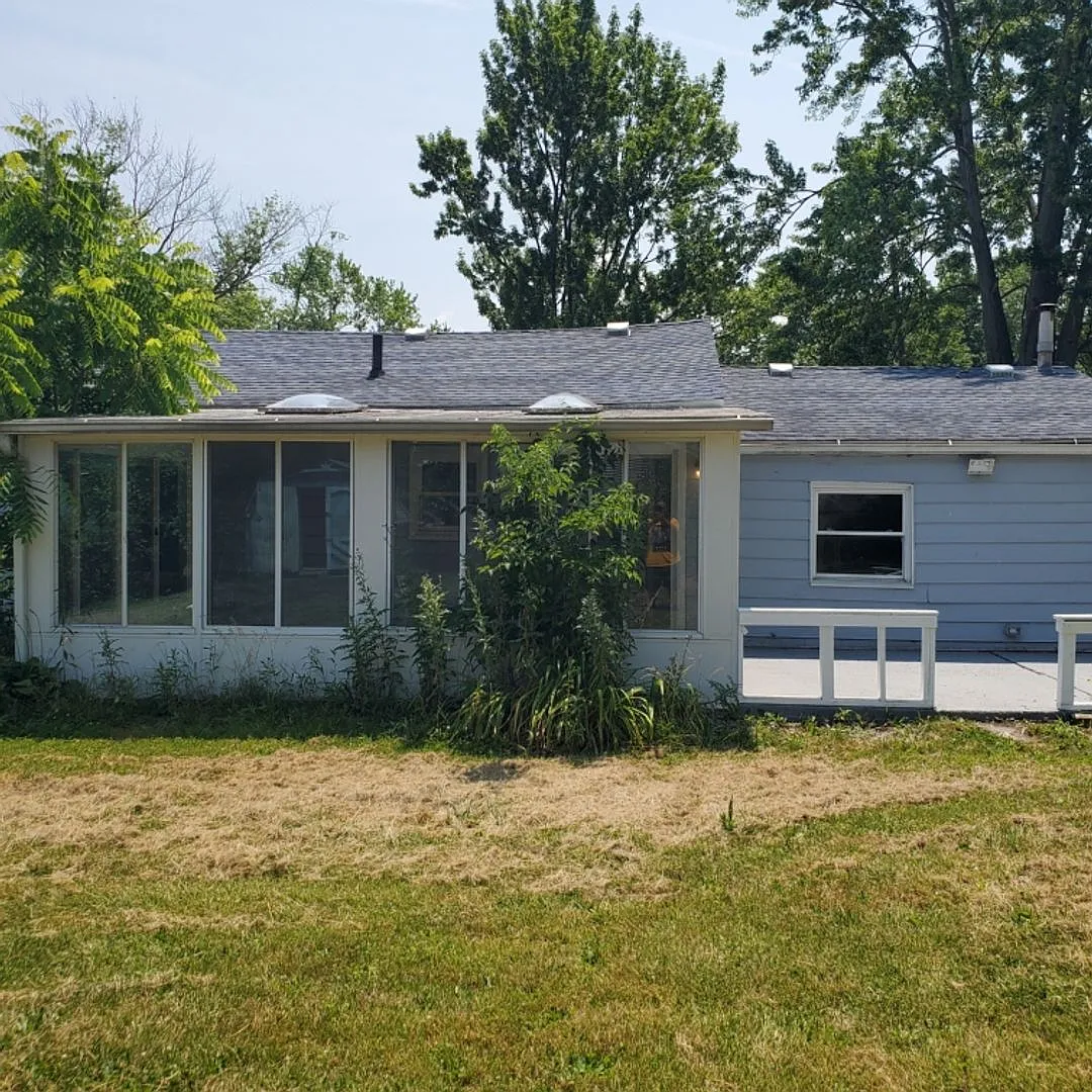 3bdrm House For Rent — Photo 2
