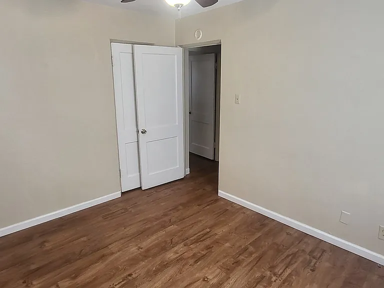 2656 Center St — Photo 7