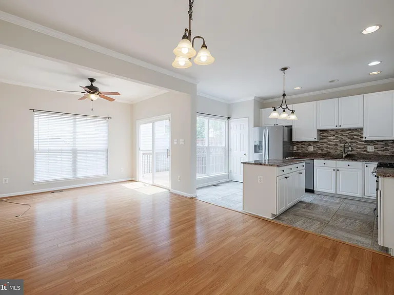 5319 Waldo Dr — Photo 15