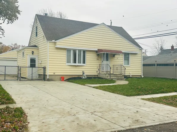 301 Puritan Rd, Tonawanda, NY 14150