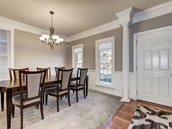 4th image of 200 Parkview Ave
