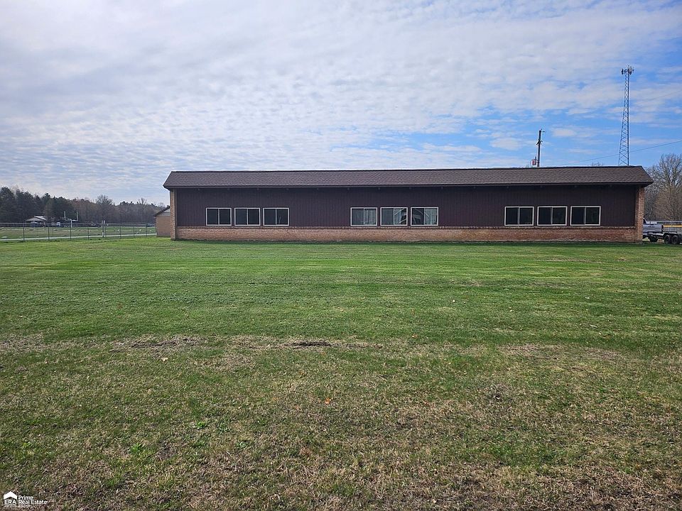 1st image of 2360 E Burt Rd