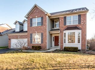 3640 Provence Dr, St Charles, IL 60175