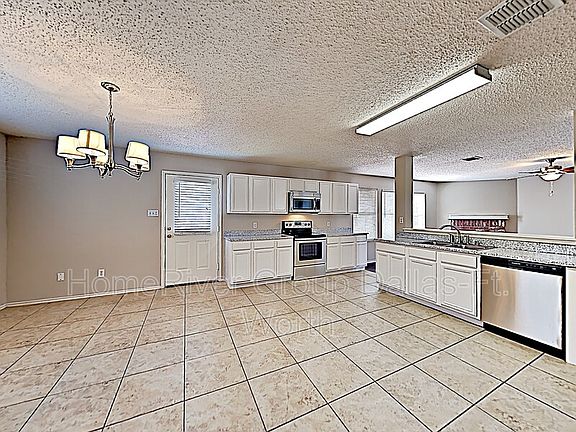 3rd image of 2927 Santa Sabina Dr