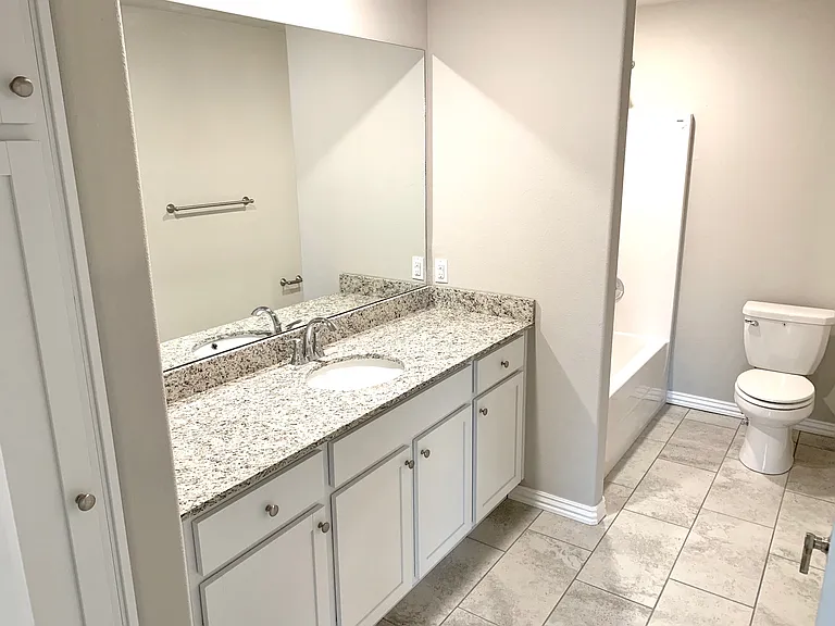 B1 (1-car) Master Bath