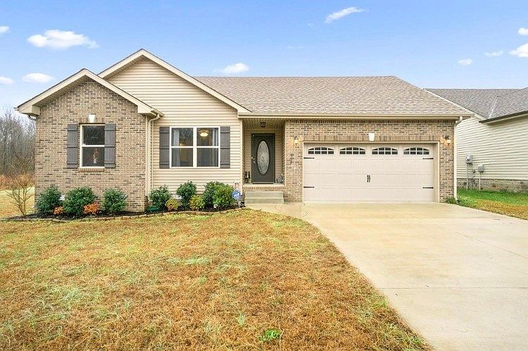 1st image of 826 Shelton Cir